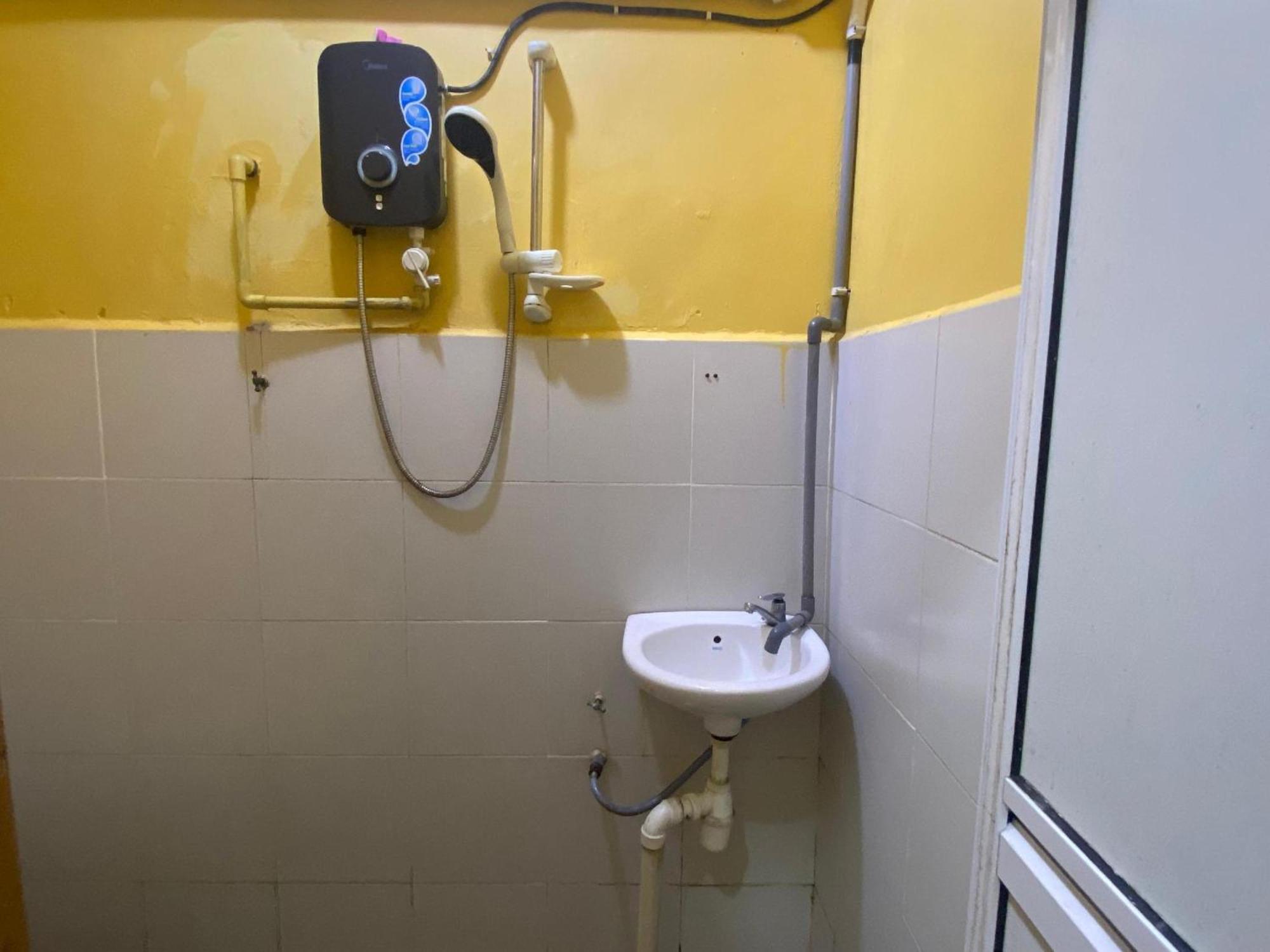 Oyo 91065 Hotel De Anjung Muadzam Shah Luaran gambar