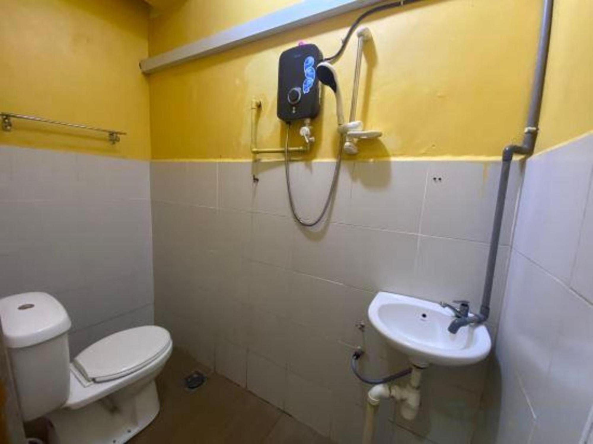 Oyo 91065 Hotel De Anjung Muadzam Shah Luaran gambar