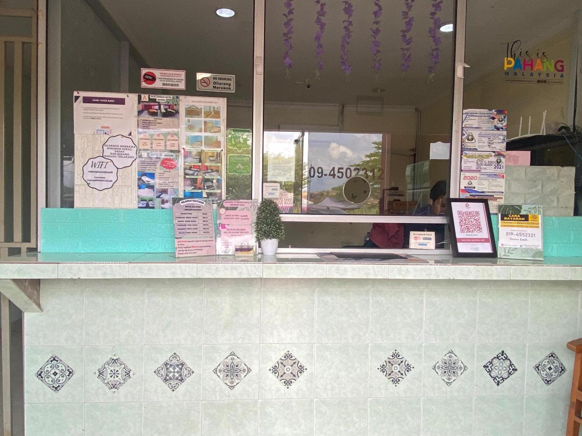 Oyo 91065 Hotel De Anjung Muadzam Shah Luaran gambar